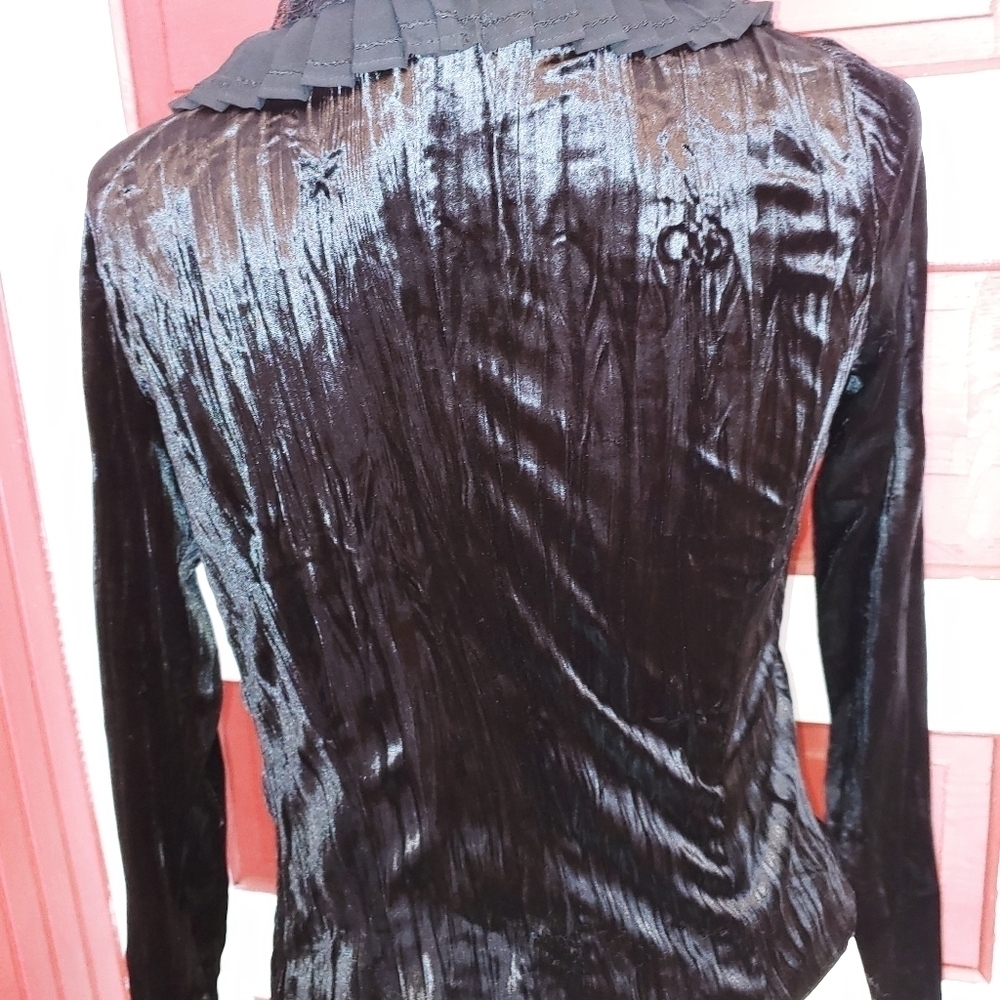 Goth Velvet Ruffle Button Top S - Picture 3 of 6